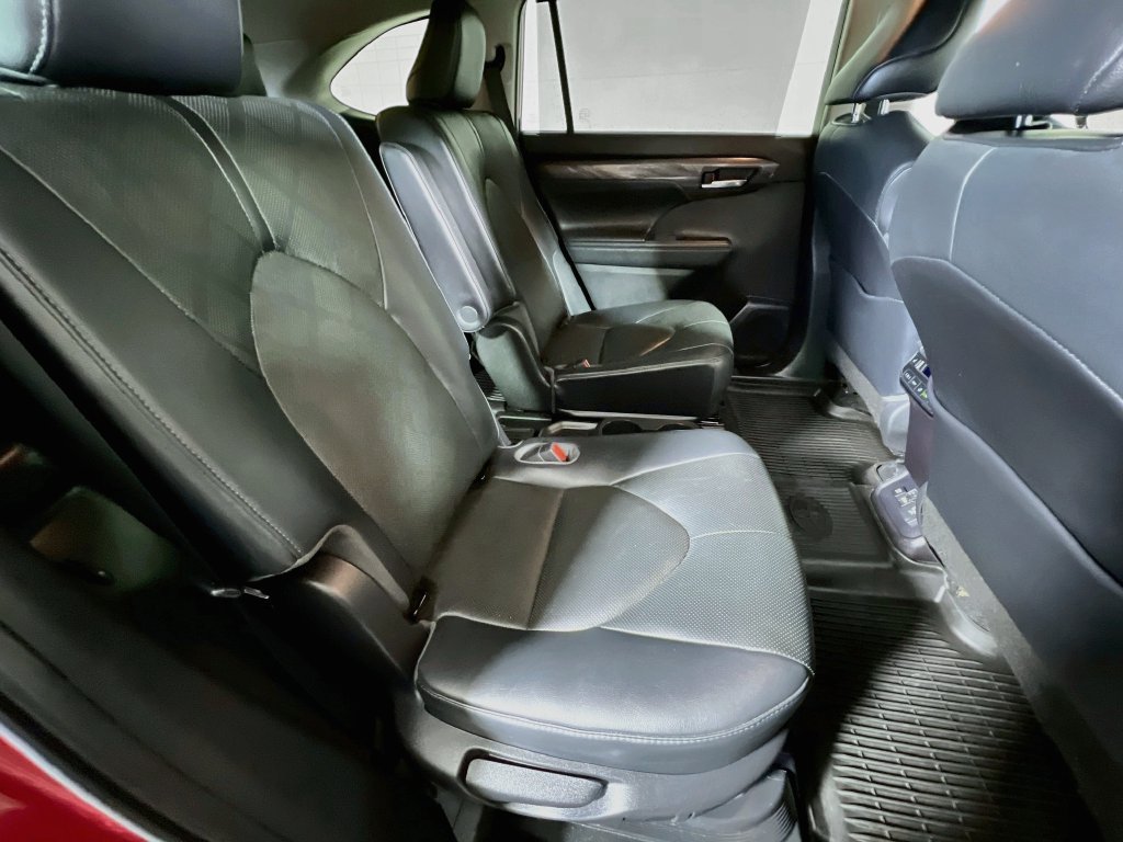 Certified 2021 Toyota Highlander Platinum AWD/4WD image 23