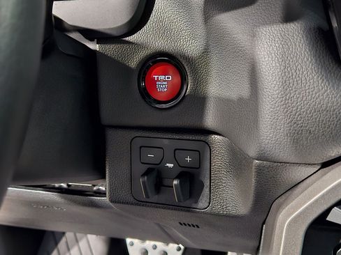 Used 2025 Toyota Tundra Limited image 34