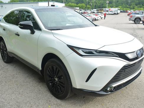 Used 2023 Toyota Venza Nightshade AWD/4WD image 4