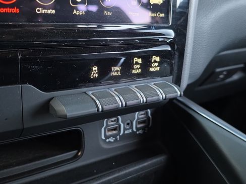 Used 2021 RAM 1500 Laramie image 21