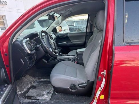 Used 2017 Toyota Tacoma SR5 w/ Tow Package image 7