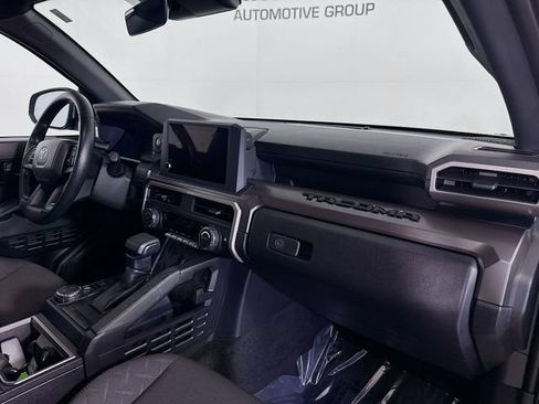 Used 2025 Toyota Tacoma SR5 AWD/4WD image 27