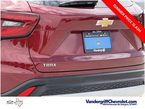 Certified 2025 Chevrolet Trax LT w/ Driver Confidence Package FWD image 6
