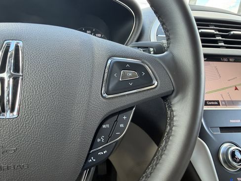 Used 2019 Lincoln MKC Select w/ Select Plus Package image 28