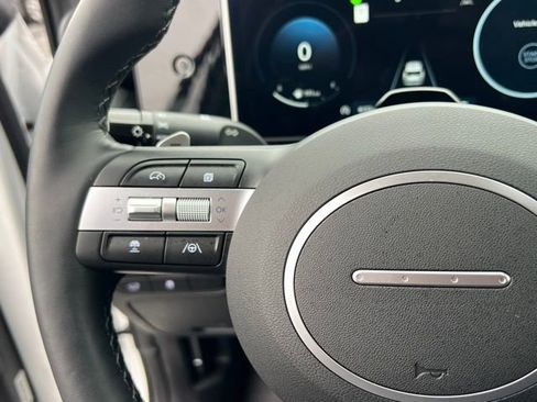 Used 2025 Hyundai Tucson Limited image 23