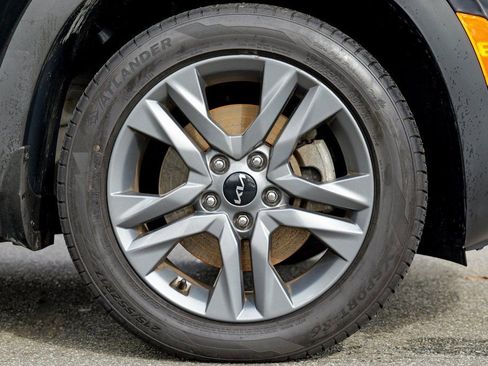 Used 2023 Kia Seltos S image 12