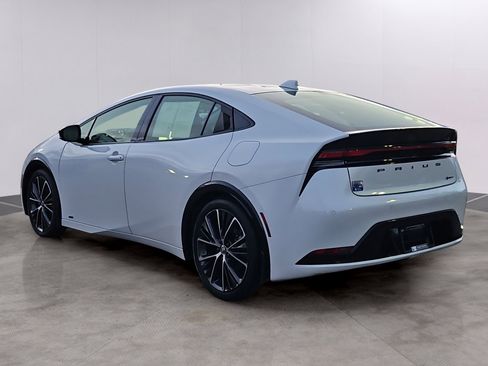 Used 2024 Toyota Prius XLE image 6