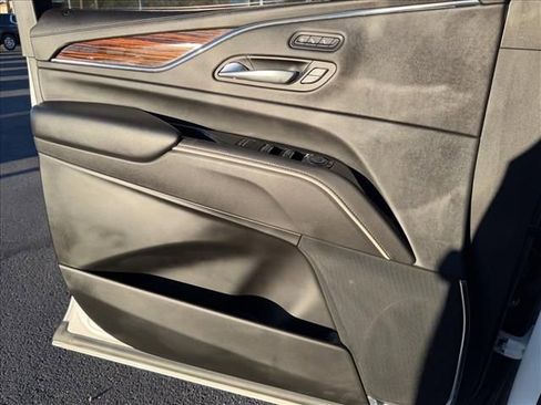 Used 2021 Cadillac Escalade Premium Luxury image 17