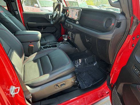 Used 2025 Jeep Gladiator Rubicon image 19