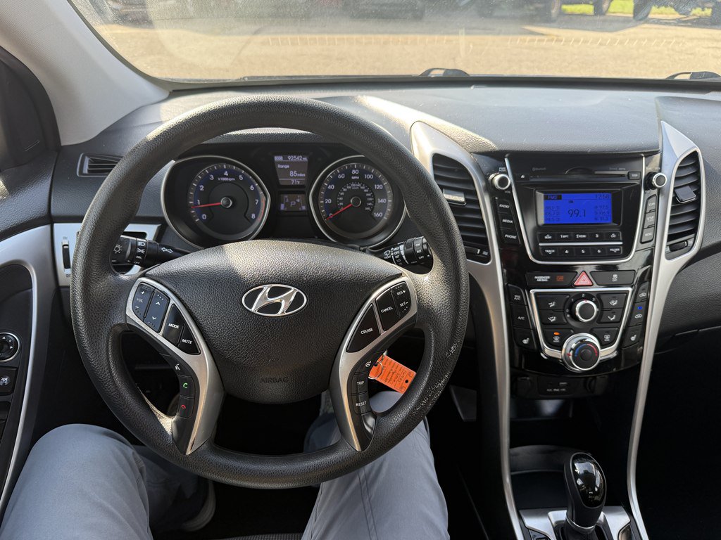 Used 2016 Hyundai Elantra GT FWD image 17