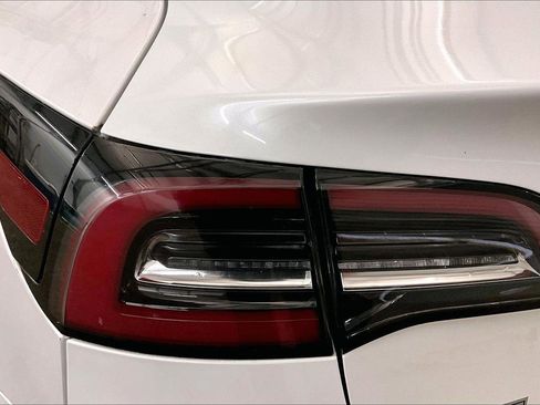 Used 2022 Tesla Model 3 Long Range image 29