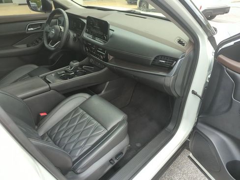 Used 2022 Nissan Rogue Platinum w/ Head-Up Display Package image 36