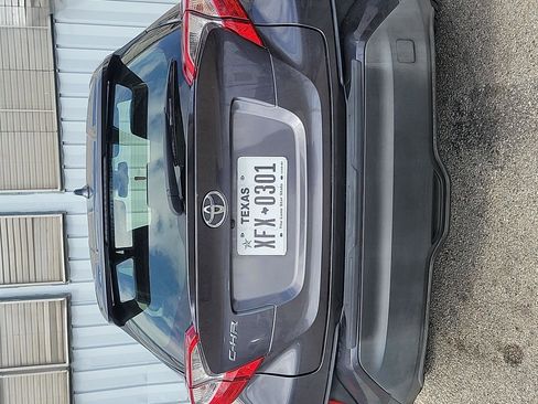 Used 2019 Toyota C-HR XLE image 15