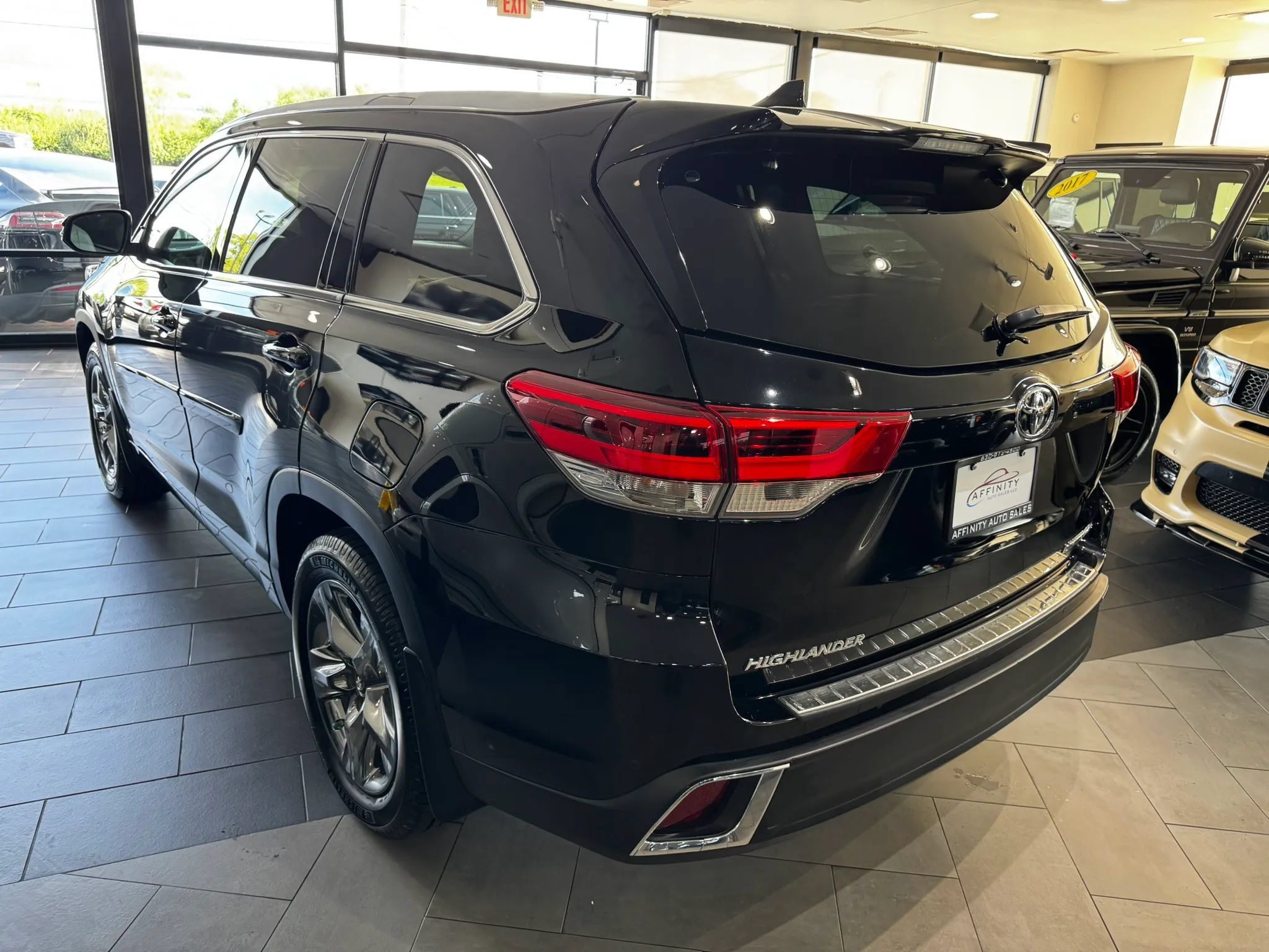 Used 2019 Toyota Highlander Limited Platinum w/ Protection Package #3 AWD/4WD image 3