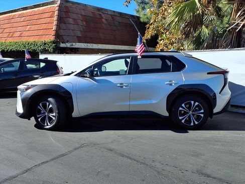 Certified 2025 Toyota bZ4X FWD image 3