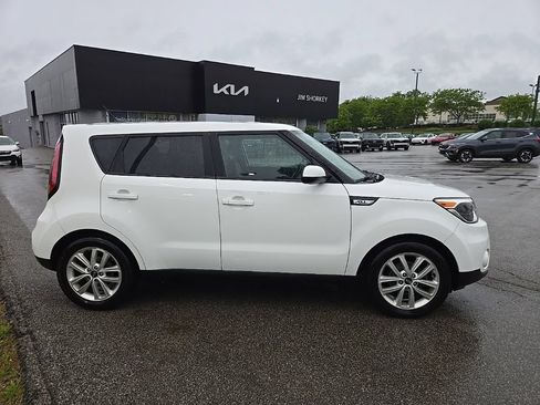 Used 2018 Kia Soul + FWD image 2