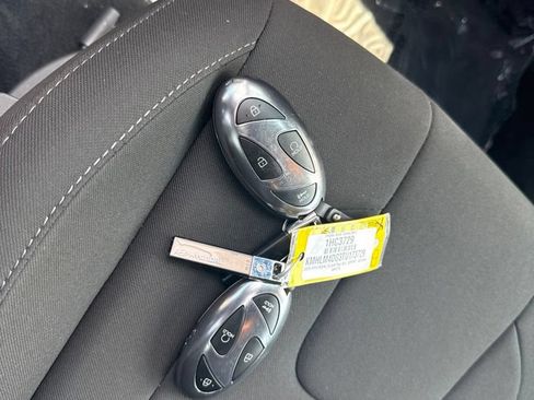 Used 2026 Hyundai Elantra Sport FWD image 5