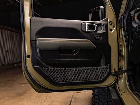 Used 2025 Jeep Gladiator Mojave image 30