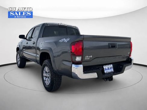 Used 2018 Toyota Tacoma SR5 AWD/4WD image 5