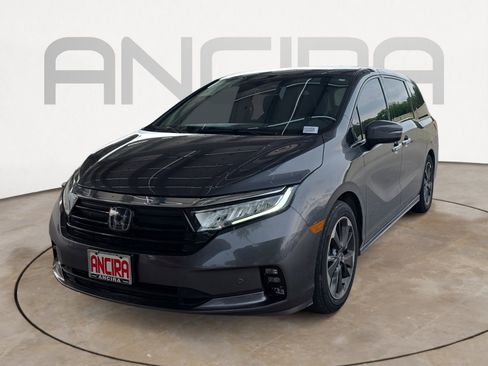 Used 2023 Honda Odyssey Elite image 3