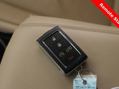 Used 2023 Jeep Grand Cherokee L Limited w/ Luxury Tech Group II image 3