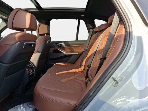 New 2026 BMW X5 xDrive40i w/ M Sport Package AWD/4WD image 9