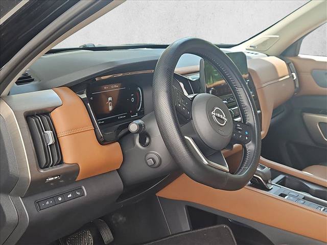 Used 2025 Nissan Pathfinder Platinum w/ Cargo Package FWD image 9