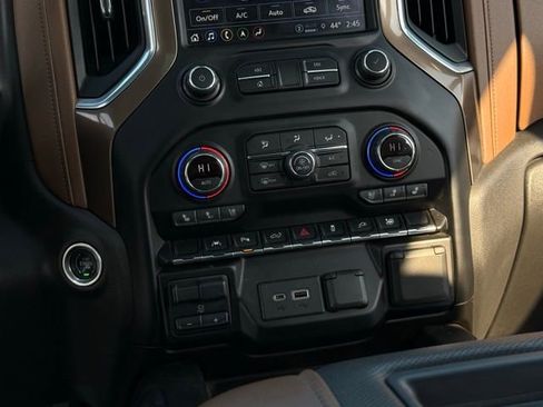 Used 2021 Chevrolet Silverado 1500 High Country image 25