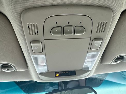 Used 2009 Buick Lucerne CXL w/ Driver Confidence Package FWD image 36
