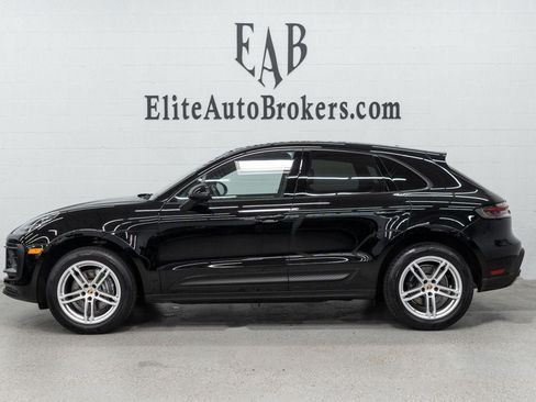 Used 2024 Porsche Macan AWD/4WD image 2