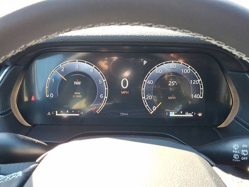 New 2025 Jeep Grand Cherokee 4WD image 15