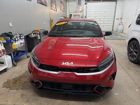 Used 2023 Kia Forte GT image 2