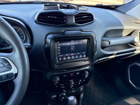 Used 2018 Jeep Renegade Latitude w/ Trailer Tow Group image 18