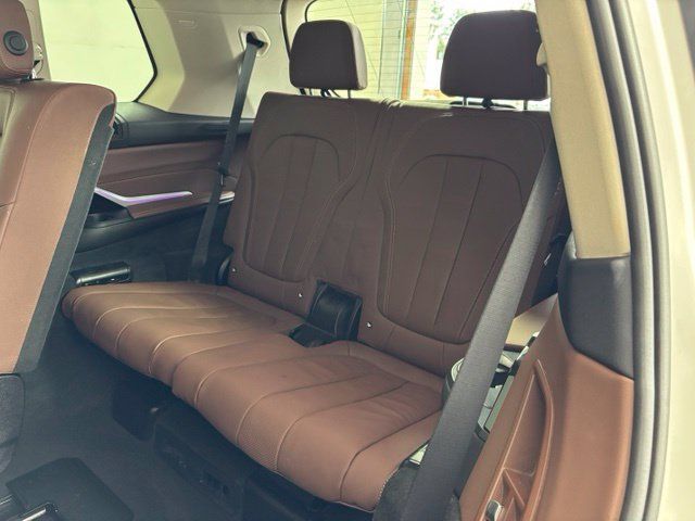 Used 2022 BMW X7 xDrive40i w/ Executive Package AWD/4WD image 21