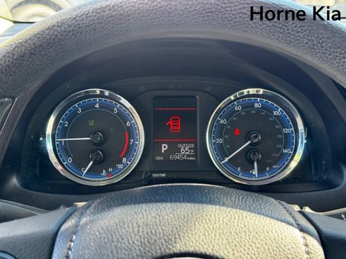 Used 2019 Toyota Corolla LE image 17