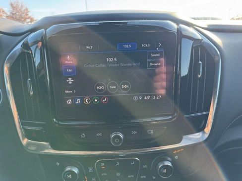 Used 2023 Chevrolet Traverse Premier image 23