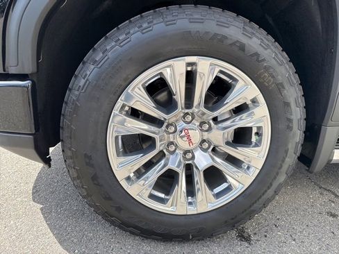 New 2025 GMC Sierra 1500 Denali w/ Denali Carbonpro Edition image 9