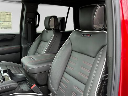 New 2026 GMC Yukon AT4 Ultimate w/ LPO, Floor Liner Package AWD/4WD image 17