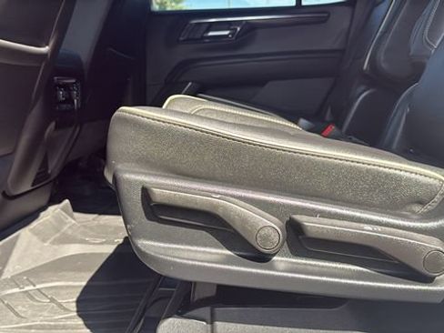 Used 2025 Chevrolet Tahoe Premier RWD image 25