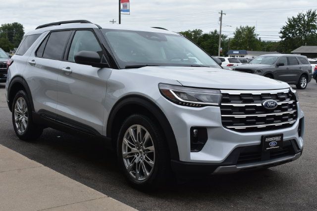 Used 2026 Ford Explorer Active w/ Active Comfort Package AWD/4WD image 13