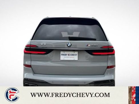 Used 2025 BMW X7 M60i AWD/4WD image 36
