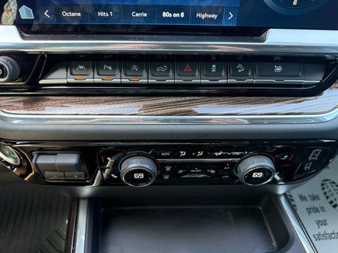 Used 2025 Chevrolet Silverado 1500 LT Trail Boss w/ LT Trail Boss Premium Package image 31