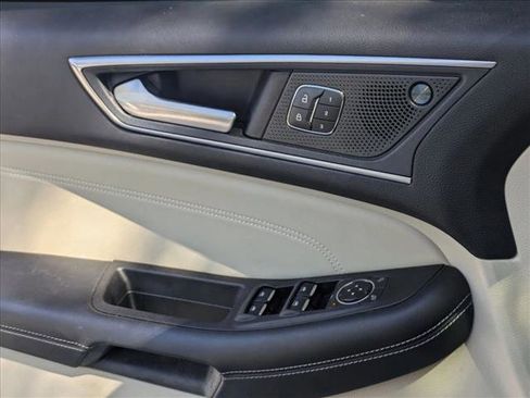 Used 2022 Ford Edge Titanium w/ Equipment Group 301A image 2