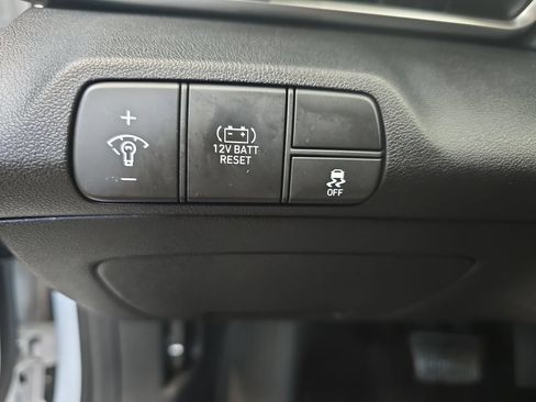 Used 2025 Hyundai Elantra Hybrid FWD image 26