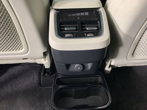 Used 2021 Volvo XC90 T6 Momentum image 34