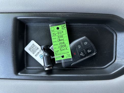 Used 2025 Chevrolet Silverado 1500 LT RWD image 27