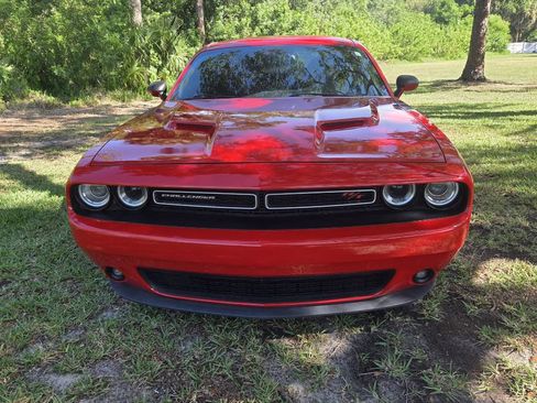 Used 2016 Dodge Challenger R/T RWD image 4