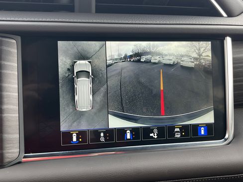 Used 2023 GMC Yukon Denali w/ Max Trailering Package image 4