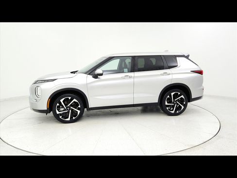 Used 2024 Mitsubishi Outlander FWD image 1