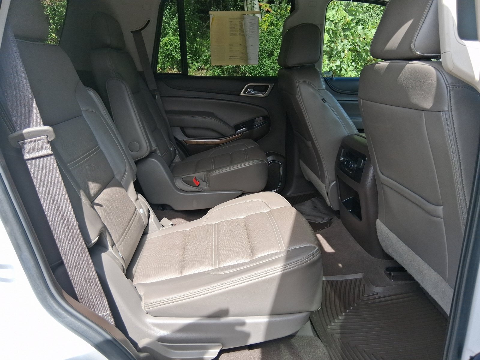 Used 2020 GMC Yukon Denali w/ Denali Premium Package AWD/4WD image 12